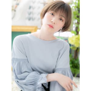 くすみカラーシースルーバング前下がりボブ　マッシュボブ