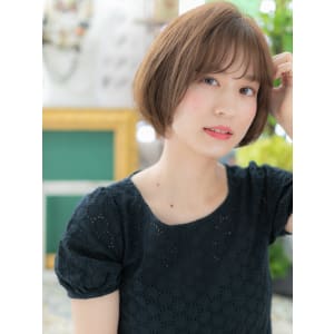 大人かわいいバレイヤージュ透け感小顔ボブ　フェザーバング