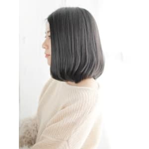 クールなストレートボブスタイル