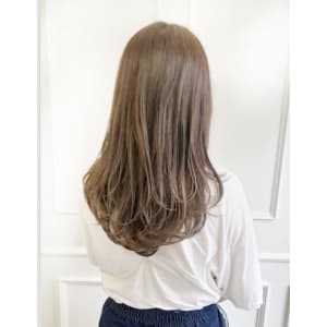 アッシュグレージュ