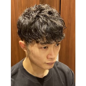 癖毛を生かしたマッシュ