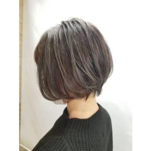 小顔/グラボブ/ショートボブ/アッシュグレー/30代40代 - QUALIS 上福岡店【クオリスカミフクオカテン】掲載中