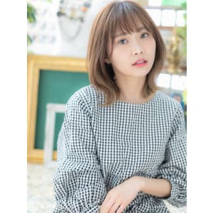 くせ毛風透け感外ハネミディ大人ハイライト　シースルーバング