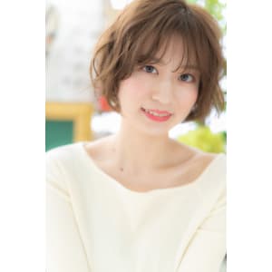 外国人風バレイヤージュ小顔ゆるふわ大人ボブ　オリーブグレージ