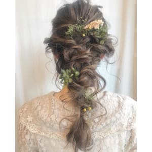 編みおろしヘアアレンジ