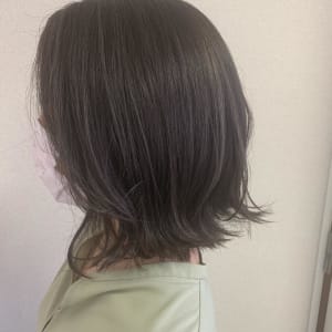 ハイライトグレージュぱっつんボブ