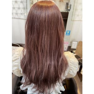 ピンクベージュ