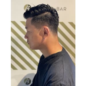 大人のサイドパートスタイル【BARBER-BAR】