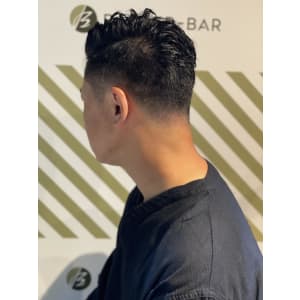 大人のサイドパートスタイル【BARBER-BAR】