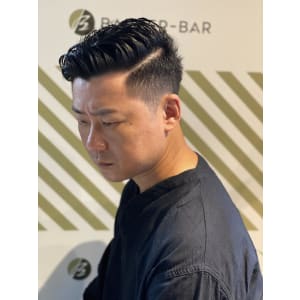 大人のサイドパートスタイル【BARBER-BAR】
