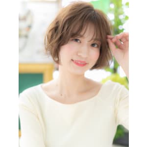 外国人風バレイヤージュ小顔ゆるふわ大人ボブ　くすみカラー