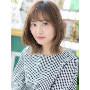 くせ毛風透け感外ハネミディ大人ハイライト　くびれミディ