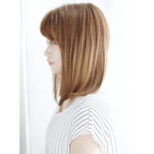 ハイトーンナチュラルストレートスタイル
