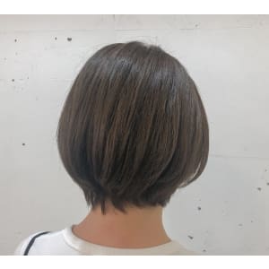 グレージュカラー×ショート - Lourdes hair design【ルルドヘアーデザイン】掲載中