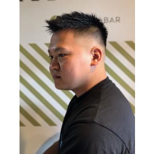 フェードカットスタイル【BARBER-BAR】