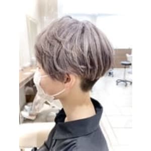 刈り上げマッシュ×プラチナホワイト【Ash大泉学園 横山】