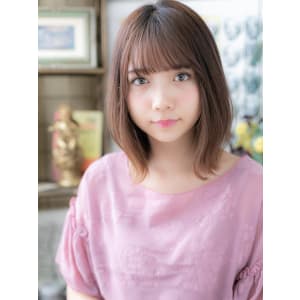 シースルーバング大人ハイライト外ハネミディ　こなれヘア