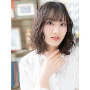 バレイヤージュシースルーバングくびれミディ　ニュアンスカラー