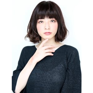 暗髪ボブショートスタイル