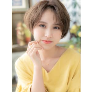 アシンメトリーかきあげ前髪小顔こなれヘア　ボブショート