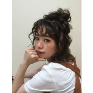 【森田　詩織】ゆるふわハーフアップお団子
