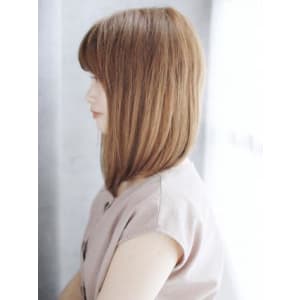 ハイトーンナチュラルストレートスタイル