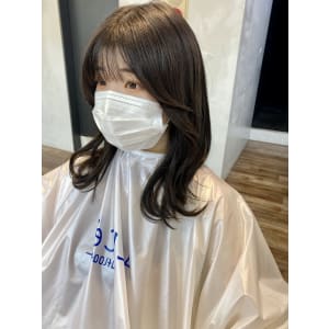 透明感オリーブグレージュカラー