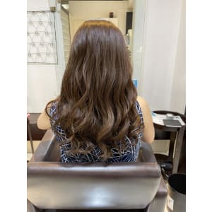 ツヤのあるオーキッドカラー