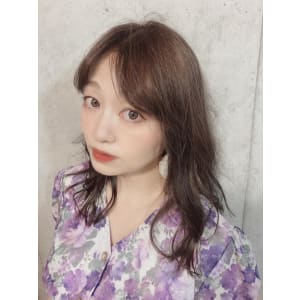 大人かわいいラベージュミディアム
