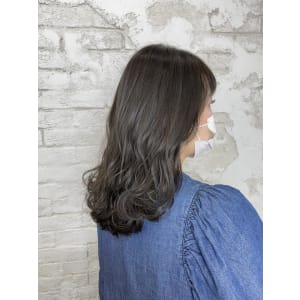 ハイライトグレージュオルチャンヘアフェザーバング