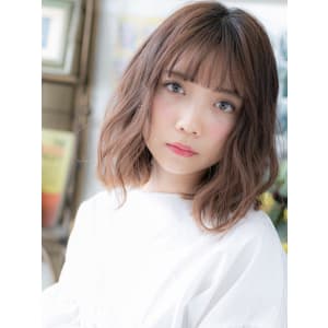 大人ハイライトカラーくせ毛風ゆるふわカール　ニュアンスカラー
