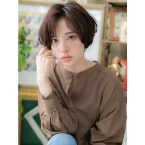 バレイヤージュで大人かわいいマッシュボブ　小顔補正立体カット