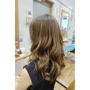 ハイライト効果で白髪もなじむカラー☆ - hair studio Romeo【ロメオ】掲載中