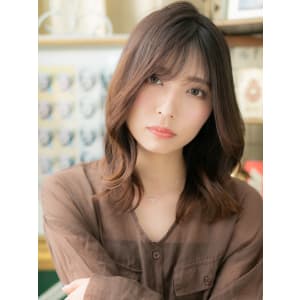 透け感センターパート外国人風大人ハイライト　ノンジアミンカラ