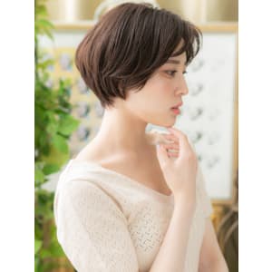かきあげ前髪黒髪大人ボブショートマッシュ　黒髪アッシュ