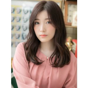 黒髪くすみカラー小顔くせ毛風センターパート　プリカール