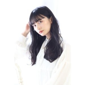 【透明感カラー×垢抜けロングスタイル】