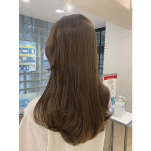 【air-OSAKA】山本莉子　グレージュ