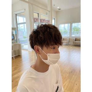 ゆるめツイストスパイラルパーマ - SARA Beauty Sight 九大学研都市店【サラビューティーサイトキュウダイガッケントシテン】掲載中