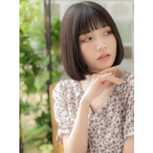 黒髪シースルーバング小顔切りっぱなしボブ　黒髪アッシュ