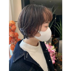 インナーカラー/前髪ありマッシュショート/naomi