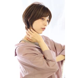 【小顔ショート×透明感マロンベージュ】