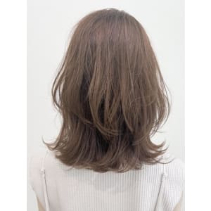 LEMO　ミディアムレイヤー　くびれ　ひし形　３０代
