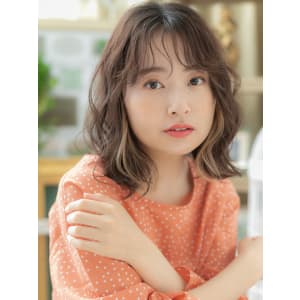 インナーカラーくせ毛風ゆるふわエアリーボブ　大人ガーリー