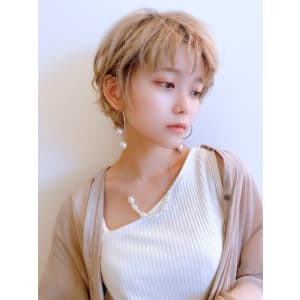  大人可愛い小顔マッシュエアリー