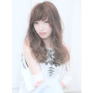 20代に人気のフレンチガーリースタイル
