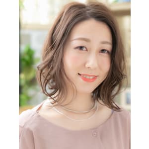 かきあげバング小顔ゆるふわアシンメトリー　ロブヘア