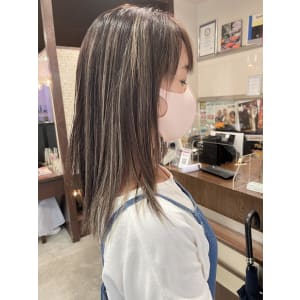 ★グレーヘアにもピッタリなハイライト★