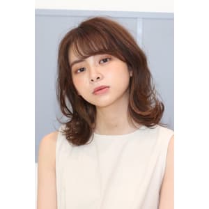 【佐々木　スタイル】ミディアム×外はね
