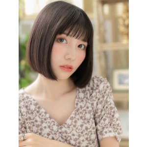 黒髪シースルーバング小顔切りっぱなしボブ　ダークアッシュ
